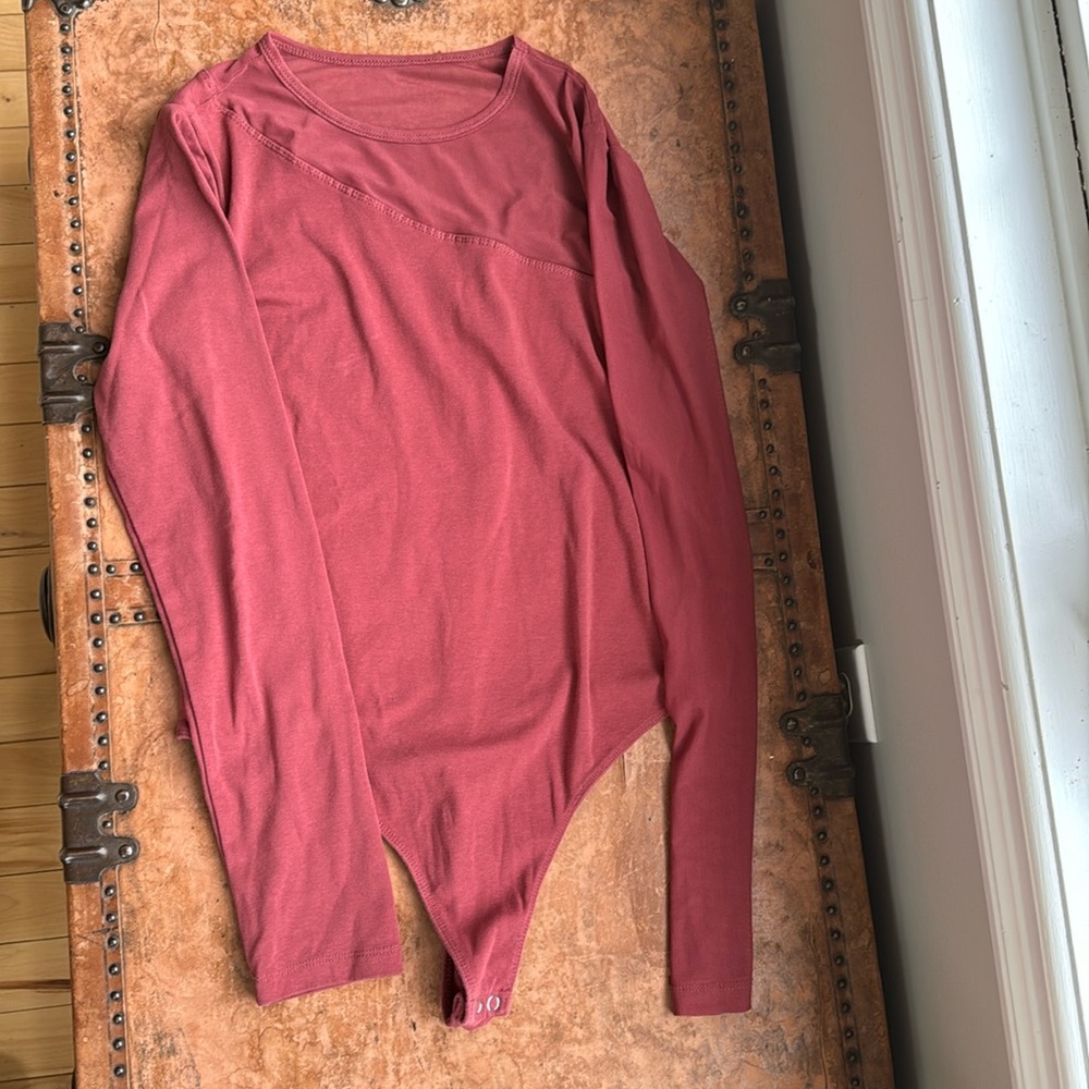 $4 bundled SO Pink Long Sleeve Bodysuit